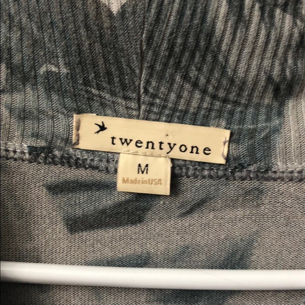 Sweater - Picture 2 of 3
